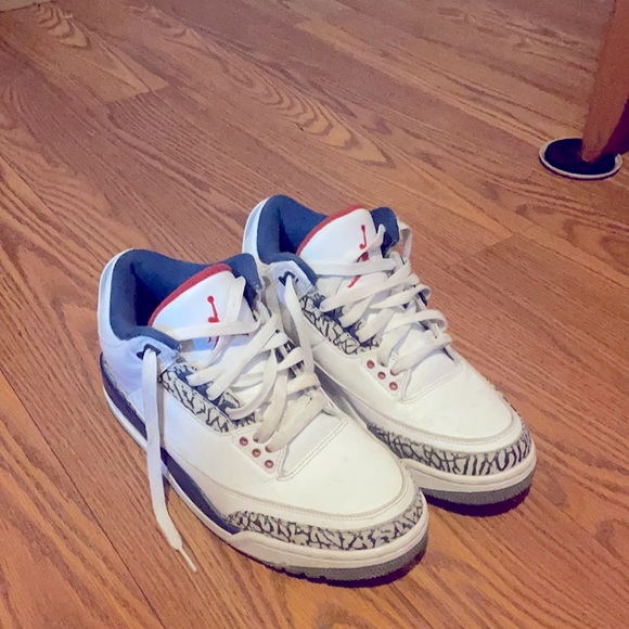 Jordan 3 retro (2016) used. Good Condition.